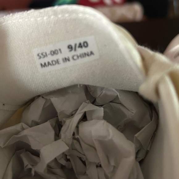 Dirty Laundry Crochet Side Sneaker Cream Size 9 New No Tags - Picture 7 of 10